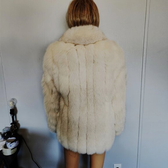 #645 Fox fur coat - Picture 2 of 5
